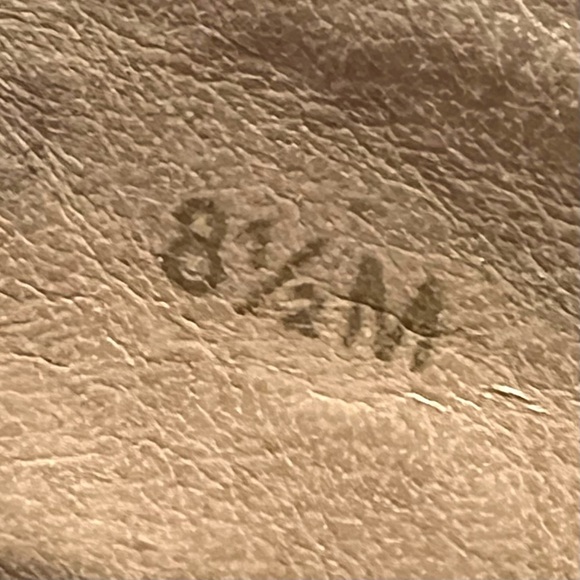 Vaneli Frappe Gray Metallic Suede Point Toe Casual Ankle Boots Women’s 8.5 - Picture 12 of 13